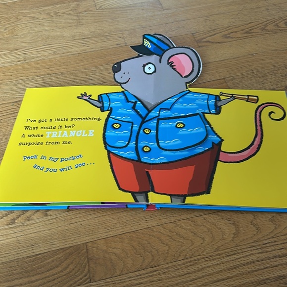 Pop Up Book Peek in My Pocket. - Picture 4 of 11